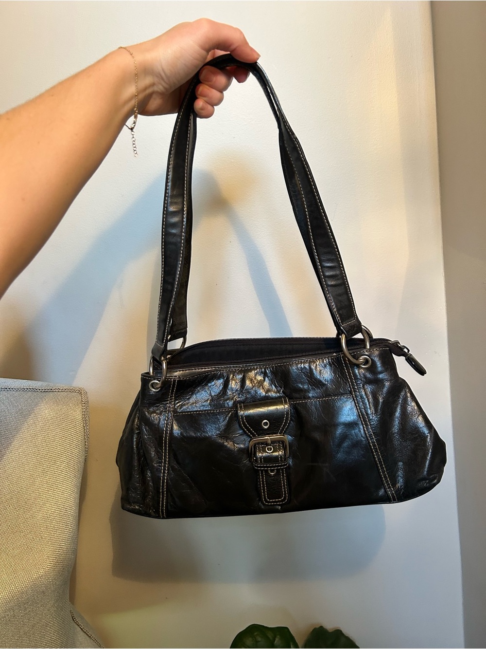 Classic Black Leather Shoulder Bag - Picture 1 of 7